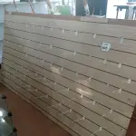 LOTE 405 - 01 PAINEL CANALETADO DE 2,75M X 1,55M. (NO ESTADO) ATENÇÃO! FAZER A VISITAÇÃO ANTES DE ARREMATAR, NÃO SABEMOS SE FUNCIONA, LEILÃO NÃO TEM GARANTIA E NEM DEVOLUÇÃO, SUJEITO A POSSÍVEIS AVARIAS VISÍVEIS/OCULTAS E/OU AUSÊNCIA DE COMPONENTES.