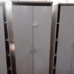 LOTE 376 - 01 ARMÁRIO ALTO 02 PORTAS E 03 COMPARTIMENTOS. (NO ESTADO) ATENÇÃO! FAZER A VISITAÇÃO ANTES DE ARREMATAR, NÃO SABEMOS SE FUNCIONA, LEILÃO NÃO TEM GARANTIA E NEM DEVOLUÇÃO, SUJEITO A POSSÍVEIS AVARIAS VISÍVEIS/OCULTAS E/OU AUSÊNCIA DE COMPONENTES.