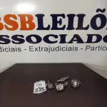 LOTE 235 - 05 RELÓGIOS DE PULSO DE MODELOS DIVERSOS. (NO ESTADO) ATENÇÃO! FAZER A VISITAÇÃO ANTES DE ARREMATAR, NÃO SABEMOS SE FUNCIONA, LEILÃO NÃO TEM GARANTIA E NEM DEVOLUÇÃO, SUJEITO A POSSÍVEIS AVARIAS VISÍVEIS/OCULTAS E/OU AUSÊNCIA DE COMPONENTES.