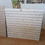 LOTE 547 - 01 PAINEL CANALETADO DE 1,32 X 1,46. (NO ESTADO) ATENÇÃO! FAZER A VISITAÇÃO ANTES DE ARREMATAR, NÃO SABEMOS SE FUNCIONA, LEILÃO NÃO TEM GARANTIA E NEM DEVOLUÇÃO, SUJEITO A POSSÍVEIS AVARIAS VISÍVEIS/OCULTAS E/OU AUSÊNCIA DE COMPONENTES.