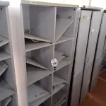LOTE 392 - 01 ARMÁRIO ALTO PARA ESCRITÓRIO COM 10 PORTAS. (NO ESTADO) ATENÇÃO! FAZER A VISITAÇÃO ANTES DE ARREMATAR, NÃO SABEMOS SE FUNCIONA, LEILÃO NÃO TEM GARANTIA E NEM DEVOLUÇÃO, SUJEITO A POSSÍVEIS AVARIAS VISÍVEIS/OCULTAS E/OU AUSÊNCIA DE COMPONENTES.