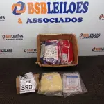 LOTE 390 - 01 LOTE COM VÁRIAS ROUPAS PARA CACHORROS. (NO ESTADO) ATENÇÃO! FAZER A VISITAÇÃO ANTES DE ARREMATAR, NÃO SABEMOS SE FUNCIONA, LEILÃO NÃO TEM GARANTIA E NEM DEVOLUÇÃO, SUJEITO A POSSÍVEIS AVARIAS VISÍVEIS/OCULTAS E/OU AUSÊNCIA DE COMPONENTES.