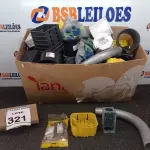 01 LOTE COM CAIXINHAS DE PASSAGEM DE FIO E MATERIAIS ELÉTRICOS DIVERSOS. (NO ESTADO) ATENÇÃO! FAZER A VISITAÇÃO ANTES DE ARREMATAR, NÃO SABEMOS SE FUNCIONA, LEILÃO NÃO TEM GARANTIA E NEM DEVOLUÇÃO, SUJEITO A POSSÍVEIS AVARIAS VISÍVEIS/OCULTAS E/OU AUSÊNCIA DE COMPONENTES.