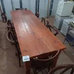 LOTE 389 - 01 MESA EM MADEIRA MACIÇA COM 08 CADEIRAS. (NO ESTADO) ATENÇÃO! FAZER A VISITAÇÃO ANTES DE ARREMATAR, NÃO SABEMOS SE FUNCIONA, LEILÃO NÃO TEM GARANTIA E NEM DEVOLUÇÃO, SUJEITO A POSSÍVEIS AVARIAS VISÍVEIS/OCULTAS E/OU AUSÊNCIA DE COMPONENTES.