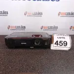 LOTE 459 - 01 PROJETOR MULTIMÍDIA 220W MARCA EPSON. (NO ESTADO) ATENÇÃO! FAZER A VISITAÇÃO ANTES DE ARREMATAR, NÃO SABEMOS SE FUNCIONA, LEILÃO NÃO TEM GARANTIA E NEM DEVOLUÇÃO, SUJEITO A POSSÍVEIS AVARIAS VISÍVEIS/OCULTAS E/OU AUSÊNCIA DE COMPONENTES.