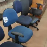 LOTE 521 - 05 CADEIRAS GIRATÓRIAS PARA ESCRITÓRIOS MODELOS DIVERSOS. (NO ESTADO) ATENÇÃO! FAZER A VISITAÇÃO ANTES DE ARREMATAR, NÃO SABEMOS SE FUNCIONA, LEILÃO NÃO TEM GARANTIA E NEM DEVOLUÇÃO, SUJEITO A POSSÍVEIS AVARIAS VISÍVEIS/OCULTAS E/OU AUSÊNCIA DE COMPONENTES.