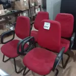 LOTE 492 - 04 CADEIRAS DE ESCRITÓRIO PÉS FIXOS TECIDO NA COR VERMELHO. (NO ESTADO) ATENÇÃO! FAZER A VISITAÇÃO ANTES DE ARREMATAR, NÃO SABEMOS SE FUNCIONA, LEILÃO NÃO TEM GARANTIA E NEM DEVOLUÇÃO, SUJEITO A POSSÍVEIS AVARIAS VISÍVEIS/OCULTAS E/OU AUSÊNCIA DE COMPONENTES.