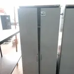 LOTE 401 - 01 ARMÁRIO ALTO COM 04 PORTAS 01 COMPARTIMENTO. (NO ESTADO) ATENÇÃO! FAZER A VISITAÇÃO ANTES DE ARREMATAR, NÃO SABEMOS SE FUNCIONA, LEILÃO NÃO TEM GARANTIA E NEM DEVOLUÇÃO, SUJEITO A POSSÍVEIS AVARIAS VISÍVEIS/OCULTAS E/OU AUSÊNCIA DE COMPONENTES.