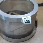 LOTE 635 - 01 SUPORTE PARA VASOS COM RODAS.  (NO ESTADO) ATENÇÃO! FAZER A VISITAÇÃO ANTES DE ARREMATAR, NÃO SABEMOS SE FUNCIONA, LEILÃO NÃO TEM GARANTIA E NEM DEVOLUÇÃO, SUJEITO A POSSÍVEIS AVARIAS VISÍVEIS/OCULTAS E/OU AUSÊNCIA DE COMPONENTES.
