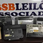 LOTE 059 - 05 NOTEBOOKS MARCAS E MODELOS DIVERSOS. (NO ESTADO) ATENÇÃO! FAZER A VISITAÇÃO ANTES DE ARREMATAR, NÃO SABEMOS SE FUNCIONA, LEILÃO NÃO TEM GARANTIA E NEM DEVOLUÇÃO, SUJEITO A POSSÍVEIS AVARIAS VISÍVEIS/OCULTAS E/OU AUSÊNCIA DE COMPONENTES.
