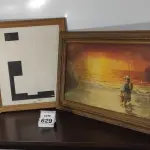 LOTE 629 - 02 QUADROS EMOLDURADOS.  (NO ESTADO) ATENÇÃO! FAZER A VISITAÇÃO ANTES DE ARREMATAR, NÃO SABEMOS SE FUNCIONA, LEILÃO NÃO TEM GARANTIA E NEM DEVOLUÇÃO, SUJEITO A POSSÍVEIS AVARIAS VISÍVEIS/OCULTAS E/OU AUSÊNCIA DE COMPONENTES.