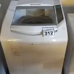 LOTE 312 - 01 MÁQUINA DE LAVAR ROUPAS BRASTEMP 8KG 220V. (NO ESTADO) ATENÇÃO! FAZER A VISITAÇÃO ANTES DE ARREMATAR, NÃO SABEMOS SE FUNCIONA. LEILÃO NÃO TEM GARANTIA E NEM DEVOLUÇÃO, SUJEITO A POSSÍVEIS AVARIAS VISÍVEIS/OCULTAS E/OU AUSÊNCIA DE COMPONENTES.