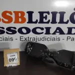 LOTE 099 - 01 HOVERBOARD NA COR PRETA. (NO ESTADO) ATENÇÃO! FAZER A VISITAÇÃO ANTES DE ARREMATAR, NÃO SABEMOS SE FUNCIONA, LEILÃO NÃO TEM GARANTIA E NEM DEVOLUÇÃO, SUJEITO A POSSÍVEIS AVARIAS VISÍVEIS/OCULTAS E/OU AUSÊNCIA DE COMPONENTES.