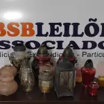 LOTE 618 - 01 LOTE COM GRANDE QUANTIDADE DE CASTIÇAIS DIVERSOS.  (NO ESTADO) ATENÇÃO! FAZER A VISITAÇÃO ANTES DE ARREMATAR, NÃO SABEMOS SE FUNCIONA, LEILÃO NÃO TEM GARANTIA E NEM DEVOLUÇÃO, SUJEITO A POSSÍVEIS AVARIAS VISÍVEIS/OCULTAS E/OU AUSÊNCIA DE COMPONENTES.