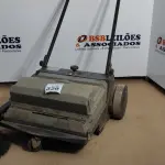 LOTE 329 - 01 VARREDOR DE PÁTIO. (NO ESTADO) ATENÇÃO! FAZER A VISITAÇÃO ANTES DE ARREMATAR, NÃO SABEMOS SE FUNCIONA, LEILÃO NÃO TEM GARANTIA E NEM DEVOLUÇÃO, SUJEITO A POSSÍVEIS AVARIAS VISÍVEIS/OCULTAS E/OU AUSÊNCIA DE COMPONENTES.