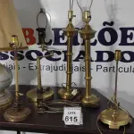 LOTE 615 - 06 ABAJURES SEM 01 COM CÚPULA.  (NO ESTADO) ATENÇÃO! FAZER A VISITAÇÃO ANTES DE ARREMATAR, NÃO SABEMOS SE FUNCIONA, LEILÃO NÃO TEM GARANTIA E NEM DEVOLUÇÃO, SUJEITO A POSSÍVEIS AVARIAS VISÍVEIS/OCULTAS E/OU AUSÊNCIA DE COMPONENTES.