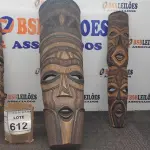 LOTE 612 - 03 MÁSCARAS AFRICANAS TRADICIONAIS. (NO ESTADO) ATENÇÃO! FAZER A VISITAÇÃO ANTES DE ARREMATAR, NÃO SABEMOS SE FUNCIONA, LEILÃO NÃO TEM GARANTIA E NEM DEVOLUÇÃO, SUJEITO A POSSÍVEIS AVARIAS VISÍVEIS/OCULTAS E/OU AUSÊNCIA DE COMPONENTES.