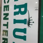 LOTE 563 - 01 PLACA DE LOJA EM ACM DE 4,20 X 1,45.  (NO ESTADO) ATENÇÃO! FAZER A VISITAÇÃO ANTES DE ARREMATAR, NÃO SABEMOS SE FUNCIONA, LEILÃO NÃO TEM GARANTIA E NEM DEVOLUÇÃO, SUJEITO A POSSÍVEIS AVARIAS VISÍVEIS/OCULTAS E/OU AUSÊNCIA DE COMPONENTES.