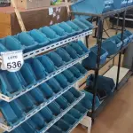 LOTE 536 - 02 EXPOSITORES COM GAVETAS PARA PARAFUSOS SENDO 01 INCOMPLETO. (NO ESTADO) ATENÇÃO! FAZER A VISITAÇÃO ANTES DE ARREMATAR, NÃO SABEMOS SE FUNCIONA, LEILÃO NÃO TEM GARANTIA E NEM DEVOLUÇÃO, SUJEITO A POSSÍVEIS AVARIAS VISÍVEIS/OCULTAS E/OU AUSÊNCIA DE COMPONENTES.