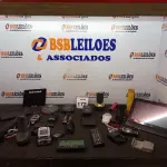 LOTE 172 - 01 LOTE COM GRANDE QUANTIDADE DE ELETRÔNICOS DIVERSOS. (NO ESTADO) ATENÇÃO! FAZER A VISITAÇÃO ANTES DE ARREMATAR, NÃO SABEMOS SE FUNCIONA, LEILÃO NÃO TEM GARANTIA E NEM DEVOLUÇÃO, SUJEITO A POSSÍVEIS AVARIAS VISÍVEIS/OCULTAS E/OU AUSÊNCIA DE COMPONENTES.