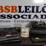 LOTE 069 - 07 NOTEBOOKS E 04 NETBOOKS PARA RETIRA DE PEÇAS. (NO ESTADO) ATENÇÃO! FAZER A VISITAÇÃO ANTES DE ARREMATAR, NÃO SABEMOS SE FUNCIONA, LEILÃO NÃO TEM GARANTIA E NEM DEVOLUÇÃO, SUJEITO A POSSÍVEIS AVARIAS VISÍVEIS/OCULTAS E/OU AUSÊNCIA DE COMPONENTES.