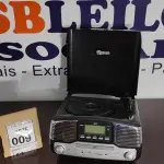 LOTE 009 - 01 TOCA DISCOS E RÁDIO FM. (NO ESTADO) ATENÇÃO! FAZER A VISITAÇÃO ANTES DE ARREMATAR, NÃO SABEMOS SE FUNCIONA, LEILÃO NÃO TEM GARANTIA E NEM DEVOLUÇÃO, SUJEITO A POSSÍVEIS AVARIAS VISÍVEIS/OCULTAS E/OU AUSÊNCIA DE COMPONENTES.