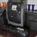 LOTE 336 - 03 FRAGMENTADORAS DE PAPEL E 02 CABEÇAS AVULSAS. (NO ESTADO) ATENÇÃO! FAZER A VISITAÇÃO ANTES DE ARREMATAR, NÃO SABEMOS SE FUNCIONA. LEILÃO NÃO TEM GARANTIA E NEM DEVOLUÇÃO, SUJEITO A POSSÍVEIS AVARIAS VISÍVEIS/OCULTAS E/OU AUSÊNCIA DE COMPONENTES.
