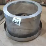 LOTE 635 - 01 SUPORTE PARA VASOS COM RODAS.  (NO ESTADO) ATENÇÃO! FAZER A VISITAÇÃO ANTES DE ARREMATAR, NÃO SABEMOS SE FUNCIONA, LEILÃO NÃO TEM GARANTIA E NEM DEVOLUÇÃO, SUJEITO A POSSÍVEIS AVARIAS VISÍVEIS/OCULTAS E/OU AUSÊNCIA DE COMPONENTES.