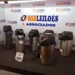 LOTE 191 - 07 GARRAFAS TÉRMICAS EM INOX. (NO ESTADO) ATENÇÃO! FAZER A VISITAÇÃO ANTES DE ARREMATAR, NÃO SABEMOS SE FUNCIONA, LEILÃO NÃO TEM GARANTIA E NEM DEVOLUÇÃO, SUJEITO A POSSÍVEIS AVARIAS VISÍVEIS/OCULTAS E/OU AUSÊNCIA DE COMPONENTES.