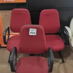 LOTE 494 - 03 CADEIRAS DE ESCRITÓRIO PÉS FIXOS TECIDO NA COR VERMELHO. (NO ESTADO) ATENÇÃO! FAZER A VISITAÇÃO ANTES DE ARREMATAR, NÃO SABEMOS SE FUNCIONA, LEILÃO NÃO TEM GARANTIA E NEM DEVOLUÇÃO, SUJEITO A POSSÍVEIS AVARIAS VISÍVEIS/OCULTAS E/OU AUSÊNCIA DE COMPONENTES.