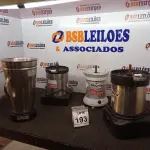 LOTE 193 - 03 BASES DE LIQUIDIFICADOR INDUSTRIAL E 01 COPO AVULSO. (NO ESTADO) ATENÇÃO! FAZER A VISITAÇÃO ANTES DE ARREMATAR, NÃO SABEMOS SE FUNCIONA, LEILÃO NÃO TEM GARANTIA E NEM DEVOLUÇÃO, SUJEITO A POSSÍVEIS AVARIAS VISÍVEIS/OCULTAS E/OU AUSÊNCIA DE COMPONENTES.