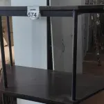 LOTE 574 - 02 MESAS COM TAMPO DE MADEIRA EM FORMA TRAPÉZIO.  (NO ESTADO) ATENÇÃO! FAZER A VISITAÇÃO ANTES DE ARREMATAR, NÃO SABEMOS SE FUNCIONA, LEILÃO NÃO TEM GARANTIA E NEM DEVOLUÇÃO, SUJEITO A POSSÍVEIS AVARIAS VISÍVEIS/OCULTAS E/OU AUSÊNCIA DE COMPONENTES.