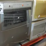 LOTE 077 - 01 LAVA LOUÇA E 02 MICRO-ONDAS SEM PRATO. (NO ESTADO) ATENÇÃO! FAZER A VISITAÇÃO ANTES DE ARREMATAR, NÃO SABEMOS SE FUNCIONA. LEILÃO NÃO TEM GARANTIA E NEM DEVOLUÇÃO, SUJEITO A POSSÍVEIS AVARIAS VISÍVEIS/OCULTAS E/OU AUSÊNCIA DE COMPONENTES.