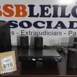 LOTE 016 - 01 HOME THEACHER PHILIPS HTS3520. (NO ESTADO) ATENÇÃO! FAZER A VISITAÇÃO ANTES DE ARREMATAR, NÃO SABEMOS SE FUNCIONA, LEILÃO NÃO TEM GARANTIA E NEM DEVOLUÇÃO, SUJEITO A POSSÍVEIS AVARIAS VISÍVEIS/OCULTAS E/OU AUSÊNCIA DE COMPONENTES.