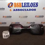 LOTE 189 - 01 HOVERBOARD NA COR PRETA. (NO ESTADO) ATENÇÃO! FAZER A VISITAÇÃO ANTES DE ARREMATAR, NÃO SABEMOS SE FUNCIONA, LEILÃO NÃO TEM GARANTIA E NEM DEVOLUÇÃO, SUJEITO A POSSÍVEIS AVARIAS VISÍVEIS/OCULTAS E/OU AUSÊNCIA DE COMPONENTES.