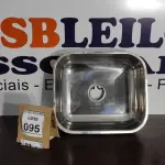 LOTE 095 - 01 CUBA EM AÇO INOX STANDARD 400X340X140MM. (NO ESTADO) ATENÇÃO! FAZER A VISITAÇÃO ANTES DE ARREMATAR, NÃO SABEMOS SE FUNCIONA. LEILÃO NÃO TEM GARANTIA E NEM DEVOLUÇÃO, SUJEITO A POSSÍVEIS AVARIAS VISÍVEIS/OCULTAS E/OU AUSÊNCIA DE COMPONENTES.