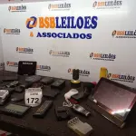 LOTE 172 - 01 LOTE COM GRANDE QUANTIDADE DE ELETRÔNICOS DIVERSOS. (NO ESTADO) ATENÇÃO! FAZER A VISITAÇÃO ANTES DE ARREMATAR, NÃO SABEMOS SE FUNCIONA, LEILÃO NÃO TEM GARANTIA E NEM DEVOLUÇÃO, SUJEITO A POSSÍVEIS AVARIAS VISÍVEIS/OCULTAS E/OU AUSÊNCIA DE COMPONENTES.