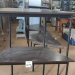 LOTE 575 - 02 MESAS COM TAMPO DE MADEIRA EM FORMA TRAPÉZIO.  (NO ESTADO) ATENÇÃO! FAZER A VISITAÇÃO ANTES DE ARREMATAR, NÃO SABEMOS SE FUNCIONA, LEILÃO NÃO TEM GARANTIA E NEM DEVOLUÇÃO, SUJEITO A POSSÍVEIS AVARIAS VISÍVEIS/OCULTAS E/OU AUSÊNCIA DE COMPONENTES.