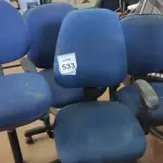 LOTE 533 - 04 CADEIRAS GIRADORAS PARA ESCRITÓRIO SENDO 01 CADEIRA CAIXA. (NO ESTADO) ATENÇÃO! FAZER A VISITAÇÃO ANTES DE ARREMATAR, NÃO SABEMOS SE FUNCIONA, LEILÃO NÃO TEM GARANTIA E NEM DEVOLUÇÃO, SUJEITO A POSSÍVEIS AVARIAS VISÍVEIS/OCULTAS E/OU AUSÊNCIA DE COMPONENTES.