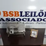 LOTE 196 - 01 FATIADOR DE FRIOS INOX ELÉTRICO MARCA BECCARO. (NO ESTADO) ATENÇÃO! FAZER A VISITAÇÃO ANTES DE ARREMATAR, NÃO SABEMOS SE FUNCIONA, LEILÃO NÃO TEM GARANTIA E NEM DEVOLUÇÃO, SUJEITO A POSSÍVEIS AVARIAS VISÍVEIS/OCULTAS E/OU AUSÊNCIA DE COMPONENTES.