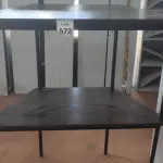 LOTE 572 - 02 MESAS COM TAMPO DE MADEIRA EM FORMA TRAPÉZIO.  (NO ESTADO) ATENÇÃO! FAZER A VISITAÇÃO ANTES DE ARREMATAR, NÃO SABEMOS SE FUNCIONA, LEILÃO NÃO TEM GARANTIA E NEM DEVOLUÇÃO, SUJEITO A POSSÍVEIS AVARIAS VISÍVEIS/OCULTAS E/OU AUSÊNCIA DE COMPONENTES.