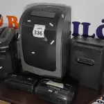 LOTE 336 - 03 FRAGMENTADORAS DE PAPEL E 02 CABEÇAS AVULSAS. (NO ESTADO) ATENÇÃO! FAZER A VISITAÇÃO ANTES DE ARREMATAR, NÃO SABEMOS SE FUNCIONA. LEILÃO NÃO TEM GARANTIA E NEM DEVOLUÇÃO, SUJEITO A POSSÍVEIS AVARIAS VISÍVEIS/OCULTAS E/OU AUSÊNCIA DE COMPONENTES.