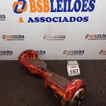 LOTE 197 - 01 HOVERBOARD NA COR VERMELHA. (NO ESTADO) ATENÇÃO! FAZER A VISITAÇÃO ANTES DE ARREMATAR, NÃO SABEMOS SE FUNCIONA, LEILÃO NÃO TEM GARANTIA E NEM DEVOLUÇÃO, SUJEITO A POSSÍVEIS AVARIAS VISÍVEIS/OCULTAS E/OU AUSÊNCIA DE COMPONENTES.