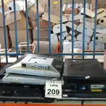 LOTE 209 -  11 MONITORES DE MARCA E MODELOS DIVERSOS.  (NO ESTADO) ATENÇÃO! FAZER A VISITAÇÃO ANTES DE ARREMATAR, NÃO SABEMOS SE FUNCIONA, LEILÃO NÃO TEM GARANTIA E NEM DEVOLUÇÃO, SUJEITO A POSSÍVEIS AVARIAS VISÍVEIS/OCULTAS E/OU AUSÊNCIA DE COMPONENTES.