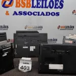 LOTE 403 - 05 NOTEBOOKS DE MARCAS E MODELOS DIVERSOS PARA RETIRADA DE PEÇAS. (NO ESTADO) ATENÇÃO! FAZER A VISITAÇÃO ANTES DE ARREMATAR, NÃO SABEMOS SE FUNCIONA, LEILÃO NÃO TEM GARANTIA E NEM DEVOLUÇÃO, SUJEITO A POSSÍVEIS AVARIAS VISÍVEIS/OCULTAS E/OU AUSÊNCIA DE COMPONENTES.