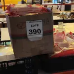 LOTE 390 - 01 LOTE COM PARAFUSOS PARA CAIXA ACOPLADA, MANGUEIRAS PARA MÁQUINA DE LAVAR, SIFÃO, LUVAS EMBORRACHADAS, MÁSCARAS DE PROTEÇÃO, 01 ESPELHO PEQUENO E SIFÕES DUPLOS. (NO ESTADO) ATENÇÃO! FAZER A VISITAÇÃO ANTES DE ARREMATAR, NÃO SABEMOS SE FUNCIONA. LEILÃO NÃO TEM GARANTIA E NEM DEVOLUÇÃO, SUJEITO A POSSÍVEIS AVARIAS VISÍVEIS/OCULTAS E/OU AUSÊNCIA DE COMPONENTES.