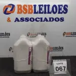 LOTE 067 - 02 REMOVEDORES DE CERA E ACABAMENTOS COM 5L CADA. (NO ESTADO) ATENÇÃO! FAZER A VISITAÇÃO ANTES DE ARREMATAR, NÃO SABEMOS SE FUNCIONA. LEILÃO NÃO TEM GARANTIA E NEM DEVOLUÇÃO, SUJEITO A POSSÍVEIS AVARIAS VISÍVEIS/OCULTAS E/OU AUSÊNCIA DE COMPONENTES.