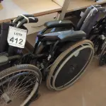 LOTE 412 - 03 CADEIRAS DE RODAS. (NO ESTADO) ATENÇÃO! FAZER A VISITAÇÃO ANTES DE ARREMATAR, NÃO SABEMOS SE FUNCIONA, LEILÃO NÃO TEM GARANTIA E NEM DEVOLUÇÃO, SUJEITO A POSSÍVEIS AVARIAS VISÍVEIS/OCULTAS E/OU AUSÊNCIA DE COMPONENTES.