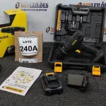 LOTE 240 - PARAFUSADEIRA DE IMPACTO COM DUAS BATERIAS 21V MALETA E ACESSÓRIOS ALONGADOR FLEXÍVEL SOQUETES E BITIS. (NO ESTADO) ATENÇÃO! FAZER A VISITAÇÃO ANTES DE ARREMATAR, NÃO SABEMOS SE FUNCIONA, LEILÃO NÃO TEM GARANTIA E NEM DEVOLUÇÃO, SUJEITO A POSSÍVEIS AVARIAS VISÍVEIS/OCULTAS E/OU AUSÊNCIA DE COMPONENTES. 