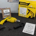 LOTE 220 - FURADEIRA DE IMPACTO 220V 500W ACESSÓRIOS RÉGUA DE POSICIONAMENTO CHAVE E ALÇA. (NO ESTADO) ATENÇÃO! FAZER A VISITAÇÃO ANTES DE ARREMATAR, NÃO SABEMOS SE FUNCIONA, LEILÃO NÃO TEM GARANTIA E NEM DEVOLUÇÃO, SUJEITO A POSSÍVEIS AVARIAS VISÍVEIS/OCULTAS E/OU AUSÊNCIA DE COMPONENTES. 